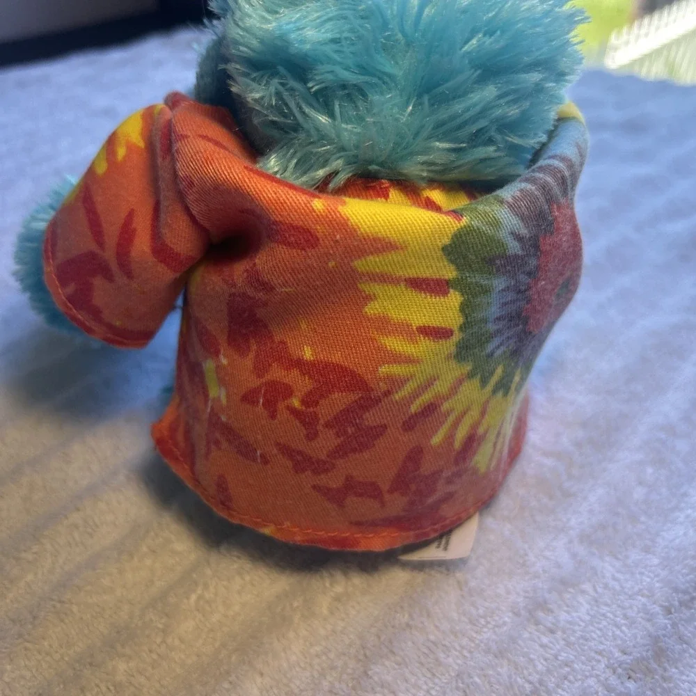 ADVENTURE PLANET Hanging Monkey Blue Plush PEACE Tie-Dyed Shirt